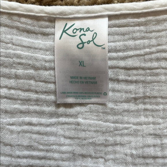 White gauze swim cover up top BoHo beachy V-neck lace trim, light weight size XL - Picture 7 of 8